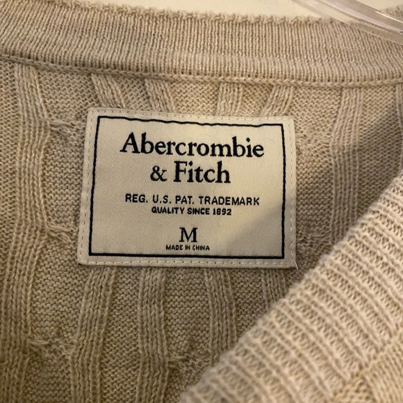 Abercrombie & Fitch Cable Knit Sweater - Picture 2 of 3